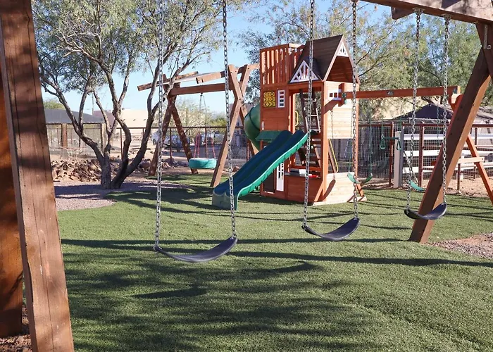 Patio + Pool Table: 'kick Back Corral' In Phoenix!